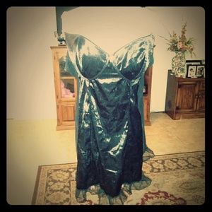 Black Nighty with Pinl Straps